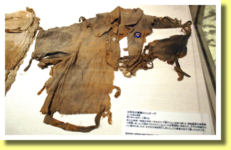 clothes worn by a girl, Hiroshima, Chugoku